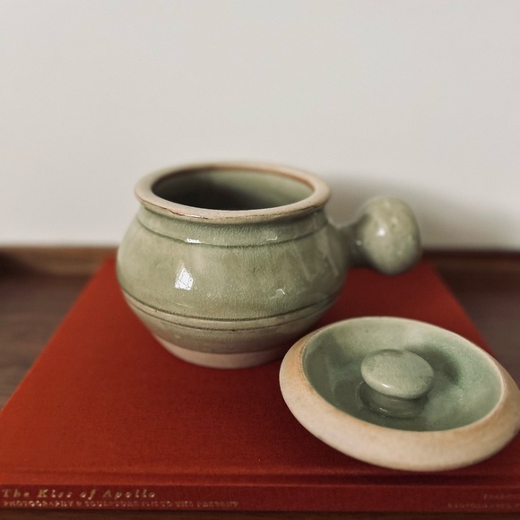 Vintage Celadon Green Jade Glaze Pottery Soup Tureen Made in Thailand | - Picture 3 of 5